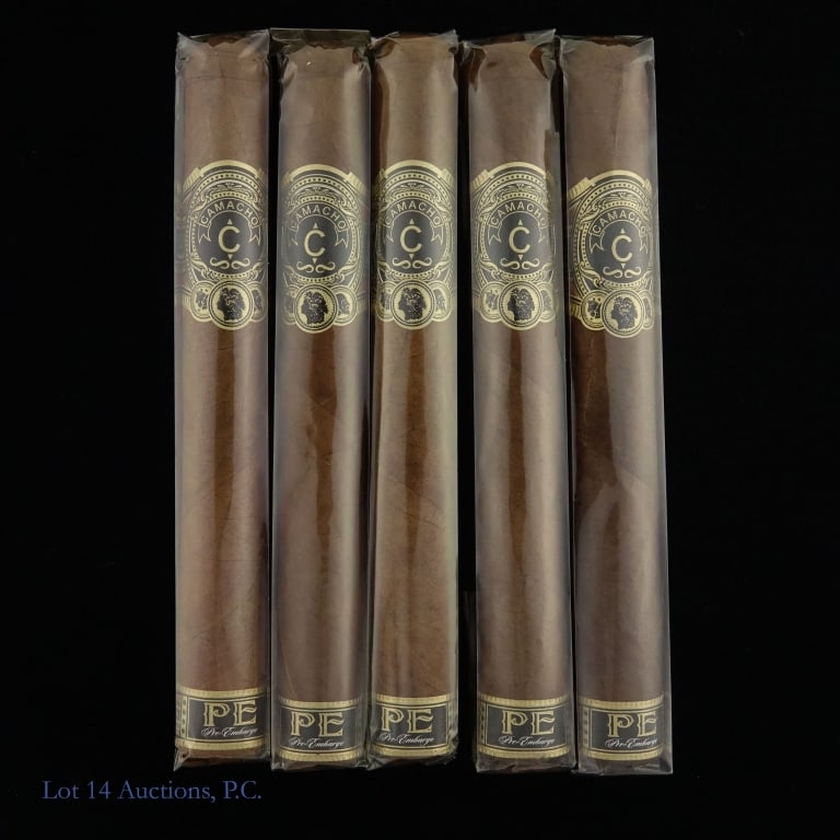 Camacho Pre-Embargo Toro Cigars (5): 5 Camacho 1962 Pre-Embargo Limited Edition Cigars, Toro 6' x48, Origin: Honduras.