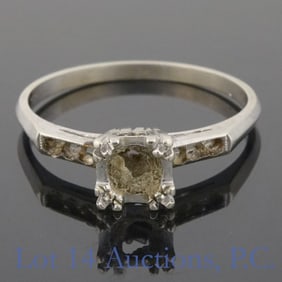 14k W Gold Ring Setting (Stone Missing)