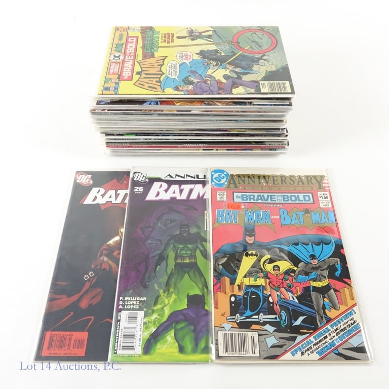 Batman & The Outsiders And Key Issues, DC (+40): Batman & The Outsiders And Key Issues, DC (+40). Collection of over 40 Batman comic books including Key Issue and a complete run of Batman and the Outsiders (#1-14 after which, the name changed to The