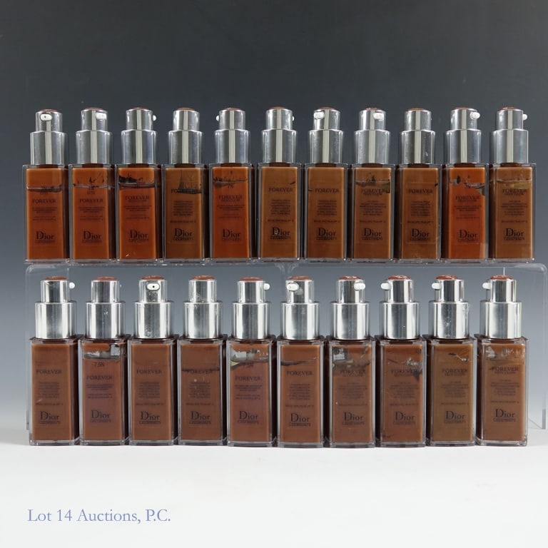 Dior Forever Foundation Shade 7 and 7.5 20ml (21): 21 new and unopened 20ml bottles of Dior Forever Transfer Proof 24H Foundation in various versions of shade 7 and 7.5. Four are 7W, two are 7N, six are GLOW 7N, one is GLOW 7W. Six are 7.5N, and two a