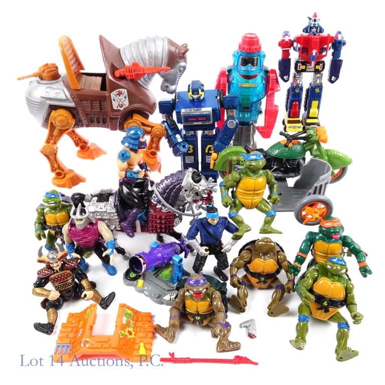 1990s Bandai, Ninja Turtles Action Figures: Lot includes various 1990s action figures and toys. 18 pieces total. See photos for details.