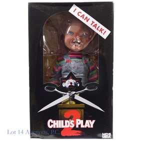 Mezco Toyz Child's Play 2 Chucky Talking Doll NIB