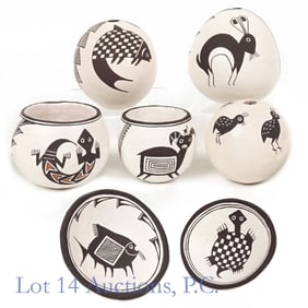Acoma Lewis Family Pottery Miniatures (7)