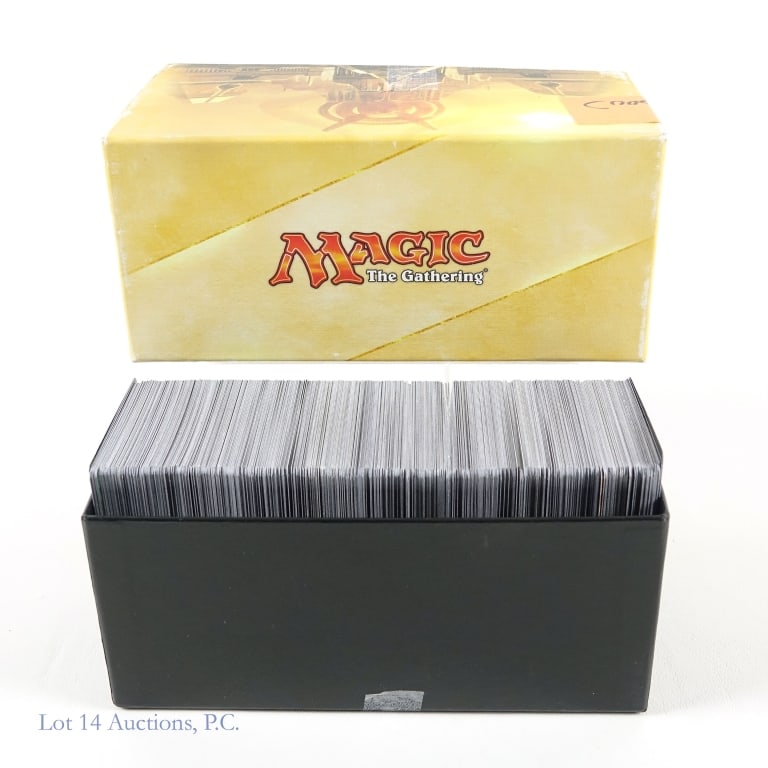 Magic The Gathering Cards Rare & Mythic (+500): Magic The Gathering Cards Rare & Mythic (+500 Cards Total). Small box of over 500 cards that are exclusively Mythic (orange-red / bronze) & Rare (gold). Please see images for details regarding conditi