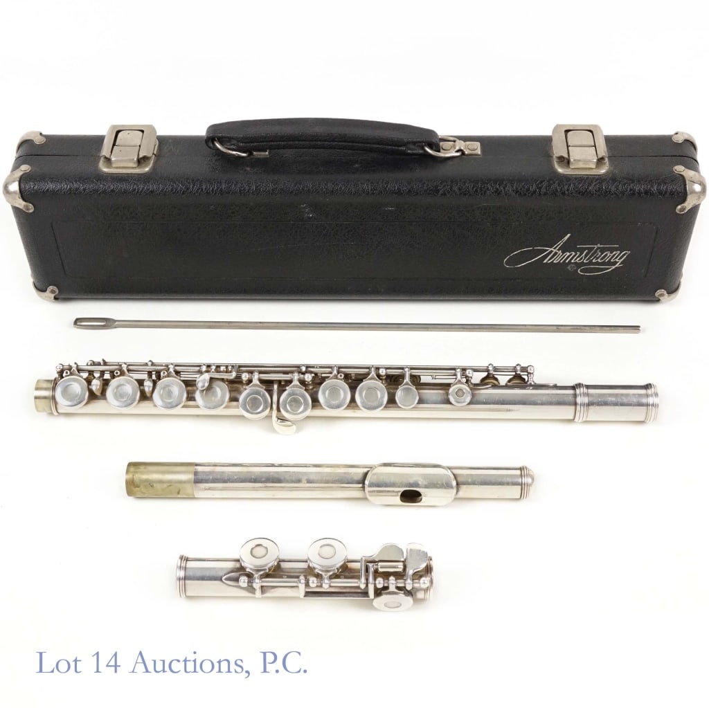 W.T. Armstrong Flute Model 104 With Hard Case (1 of 5)
