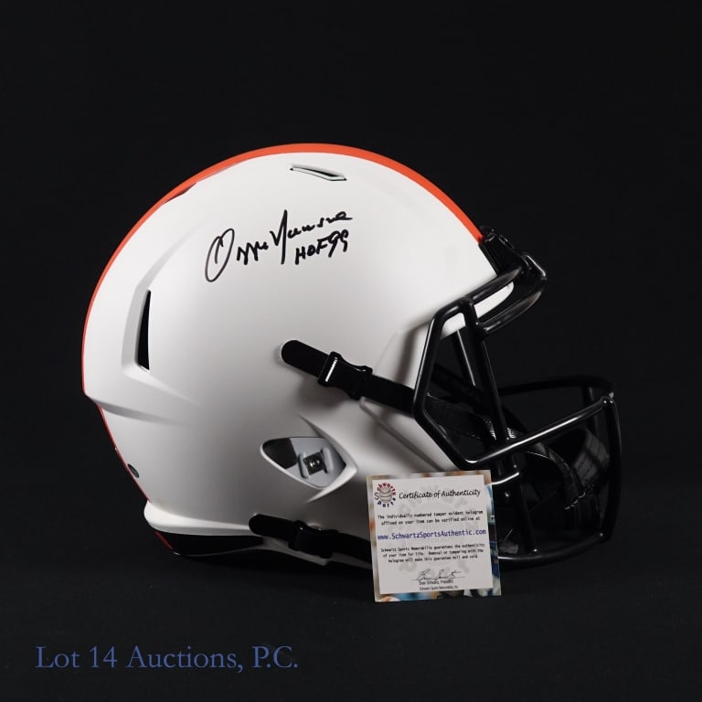 Ozzie Newsome Signed Browns FS Helmet (Schwartz): Ozzie Newsome signed Cleveland Browns Lunar Eclipse Riddell full size speed replica helmet. Schwartz COA# A449248.