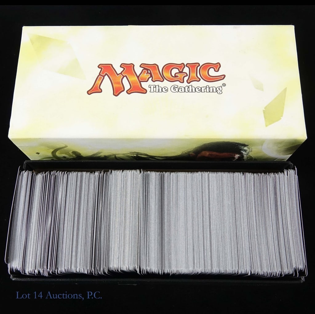 Magic The Gathering Cards Rare & Mythic (+500): Magic The Gathering Cards Rare & Mythic (+500 Cards Total). Small box of over 500 cards that are exclusively Mythic (orange-red / bronze) & Rare (gold). Please see images for details regarding conditi