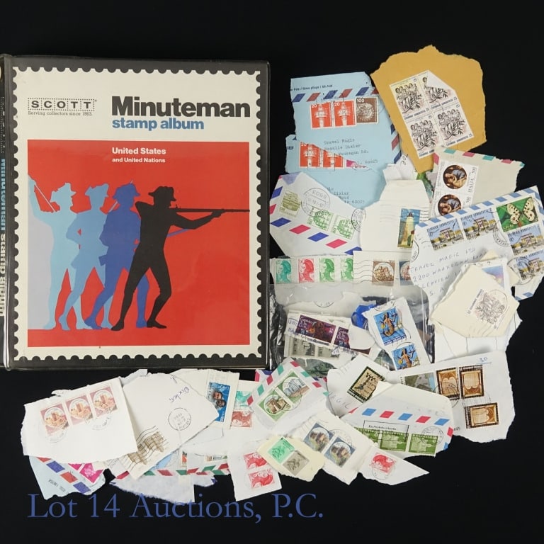 USA Postage Stamps Album & Loose (300+): Well over three hundred (300+) United States postage stamps in album and loose. Mostly cancelled. Album highlights include: ---1918-'20 2 cent Washington stamp (Scott #532); ---1923 2 cent Harding sta