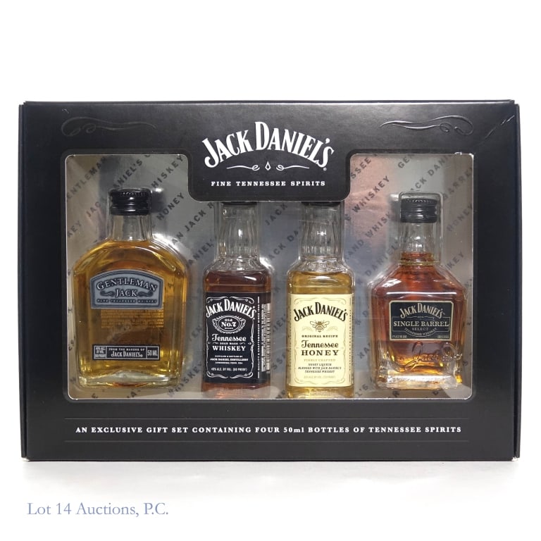 Jack Daniel's Family of Fine Spirits Gift Set (1 of 4)