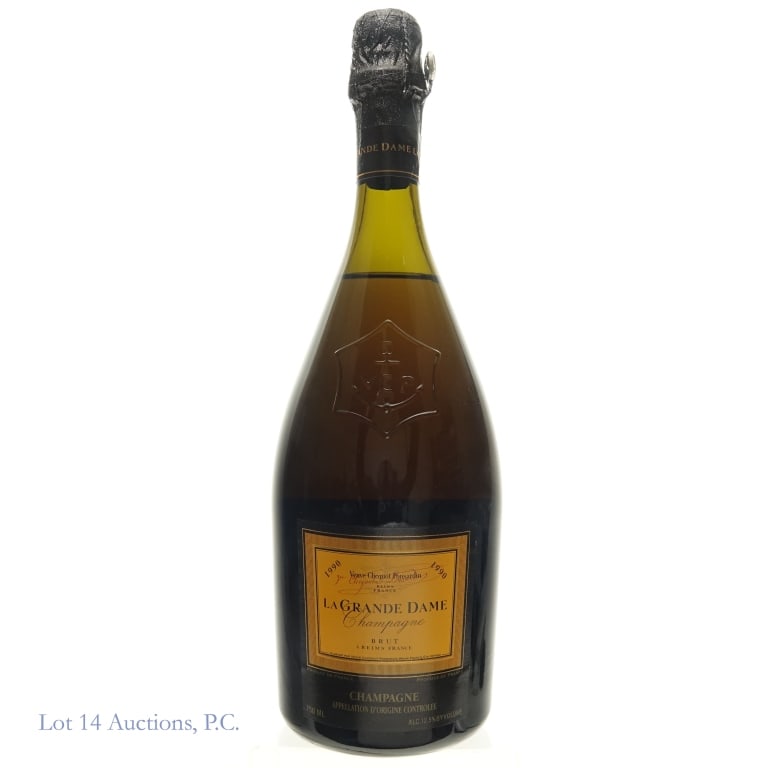 1990 Veuve Clicquot La Grande Dame Champagne: 1990 Veuve Clicquot Ponsardin La Grande Dame champagne. 12.5% ABV. 750 ml. Fill approximately 1.75" below capsule label.