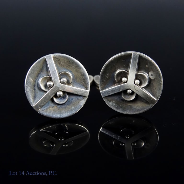 Georg Jensen Sterling Silver #41 Cufflinks Denmark: 1960s (or earlier) sterling silver Georg Jensen cufflinks, patter number 41, designed by Oscar Gundlach-Pedersen. .75" diameter, "Mercedes" style art deco design. 0.5 ozt. (15.8g) total weight for pai