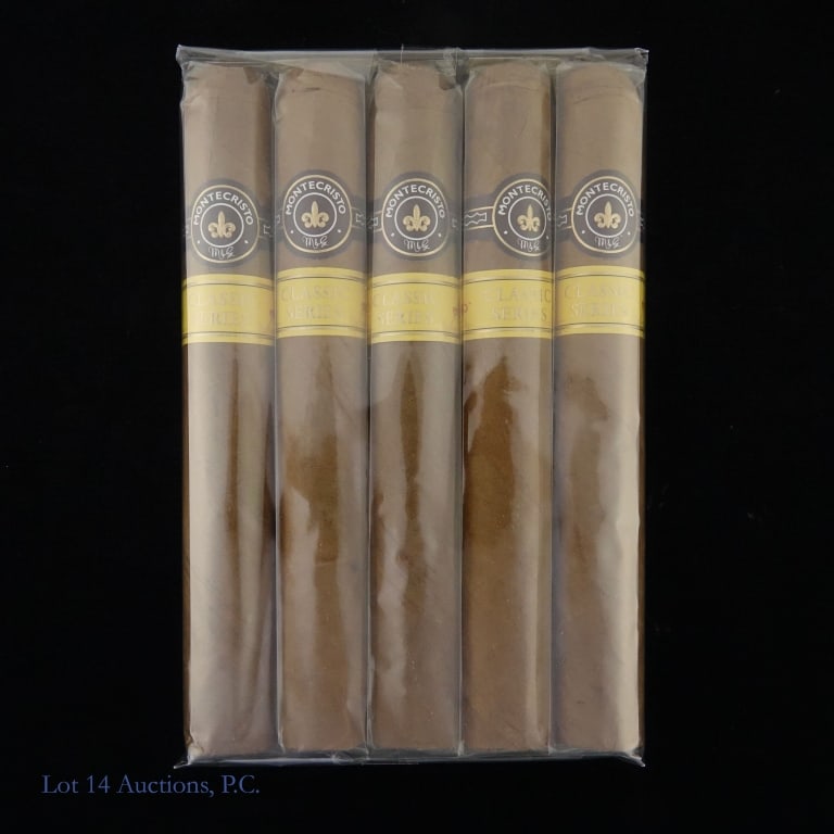 Montecristo Classic Series Toro Cigars (5 Pack): Five (5) pack Montecristo Classic Series Toro cigars 6" x 52 ring.