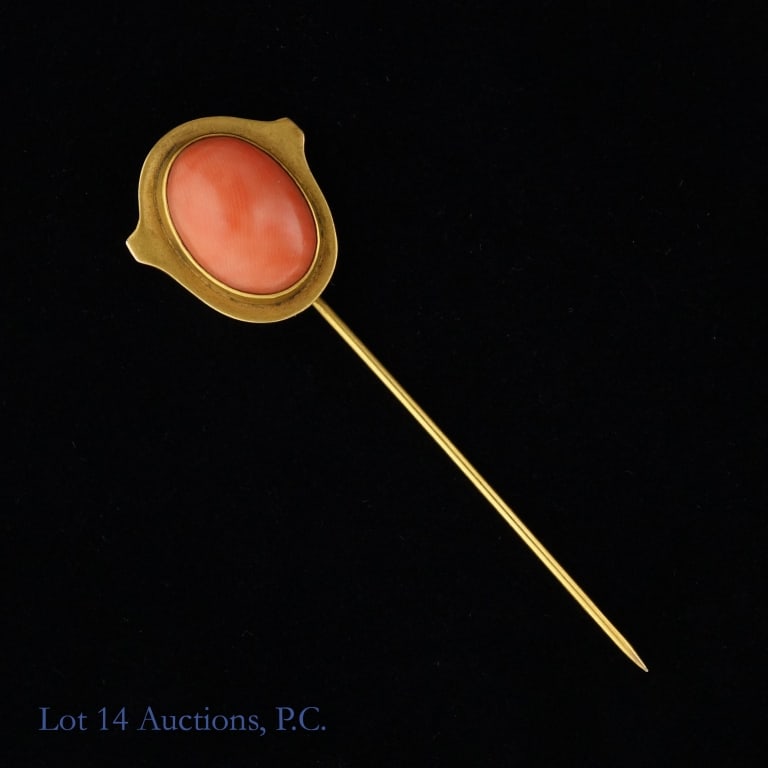 14k Y Gold Hat Pin w/ Red / Orange Cameo: Pin made with 14k yellow gold, marked on the back side. Decorated with an oval-shaped red / orange stone at the top. Total weight is approximately 4.55g.