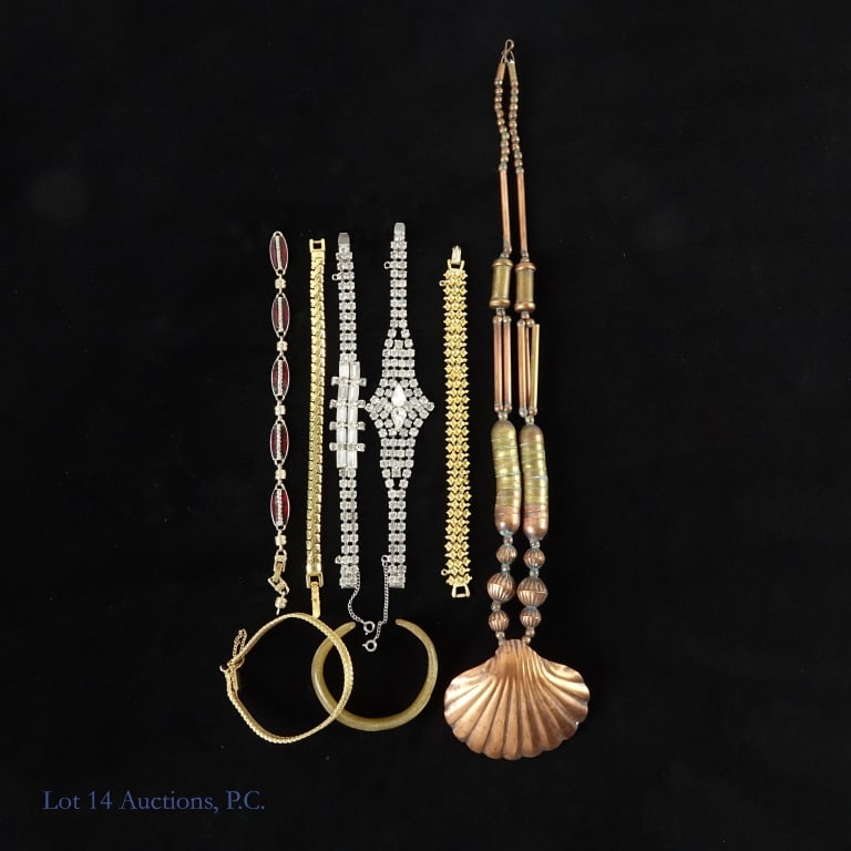 Mixed Designer Fashion Jewelry (Monet, Art): Mixed lot of designer fashion or costume jewelry, some signed "Monet" or "Art". Most are bracelets, one copper(?) statement necklace.