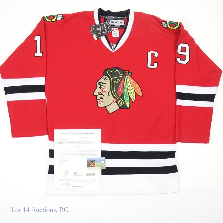 Jonathan Toews Signed Blackhawks Jersey (Schwartz) (1 of 6)