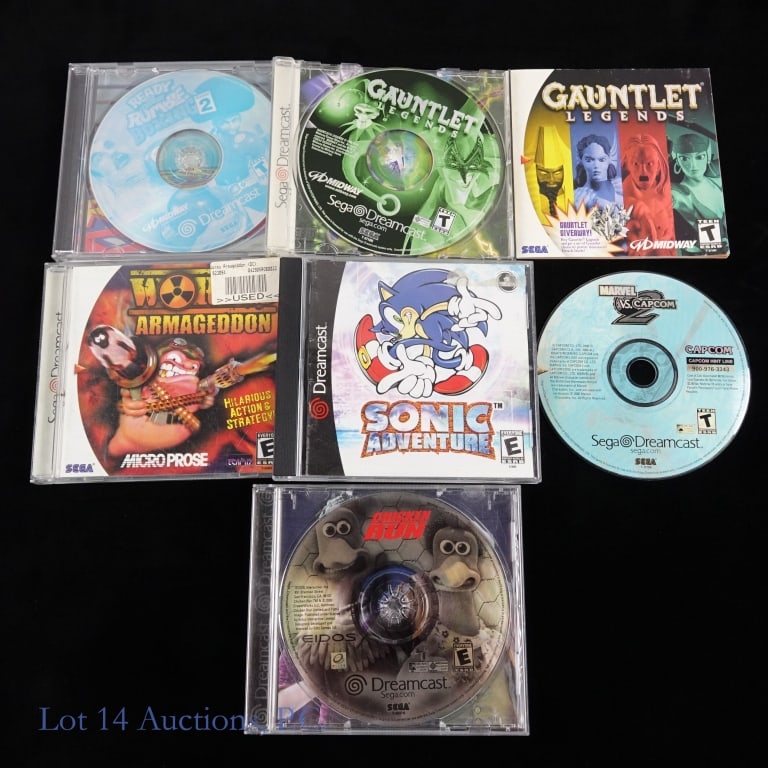 Sega Dreamcast Games (6): Six (6) Sega Dreamcast games - Sonic Adventure (case and booklet), Worms Armageddon (case and booklet), Gauntlet Legends (booklet and case with missing top), Ready 2 Rumble Boxing Round 2 (case no boo