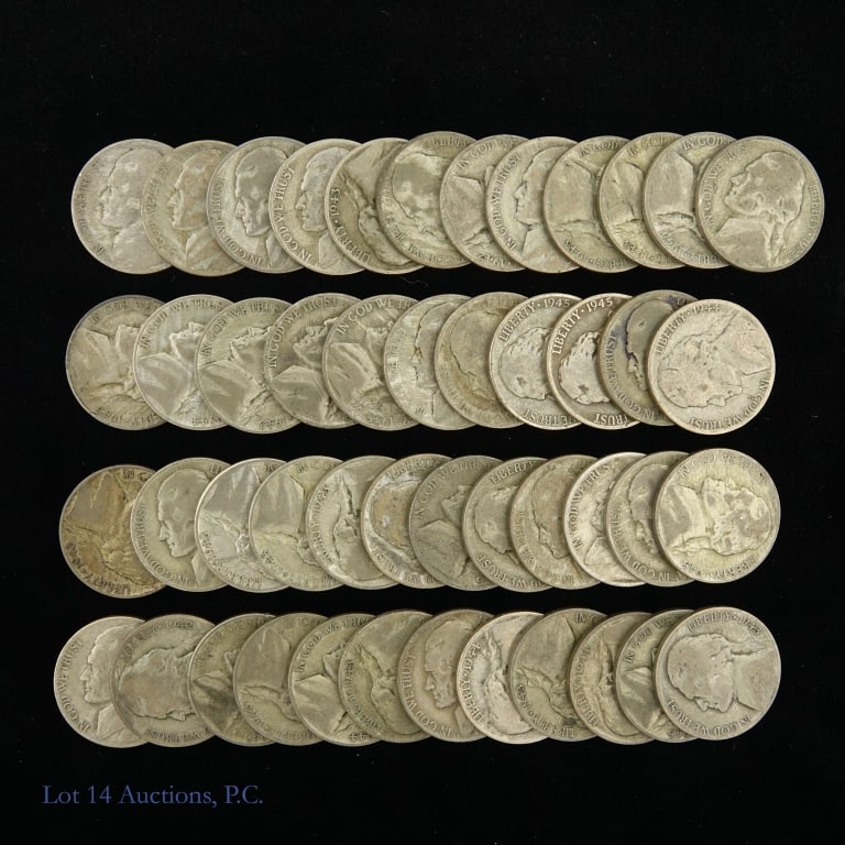 USA 35%-Silver Jefferson War 5c (ASW 2.5 Ozt.), 45: Forty-five (45) United States 35%-silver Jefferson "war" nickels from 1942 to 1945. They have the large mint mark on reverse. Per consigner, all culls have been removed. Estimated lot ASW 2.5