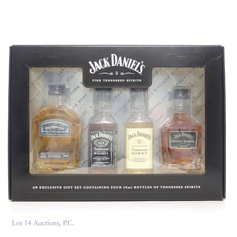 Jack Daniel's Fine Tennessee Spirits Gift Set (1 of 3)