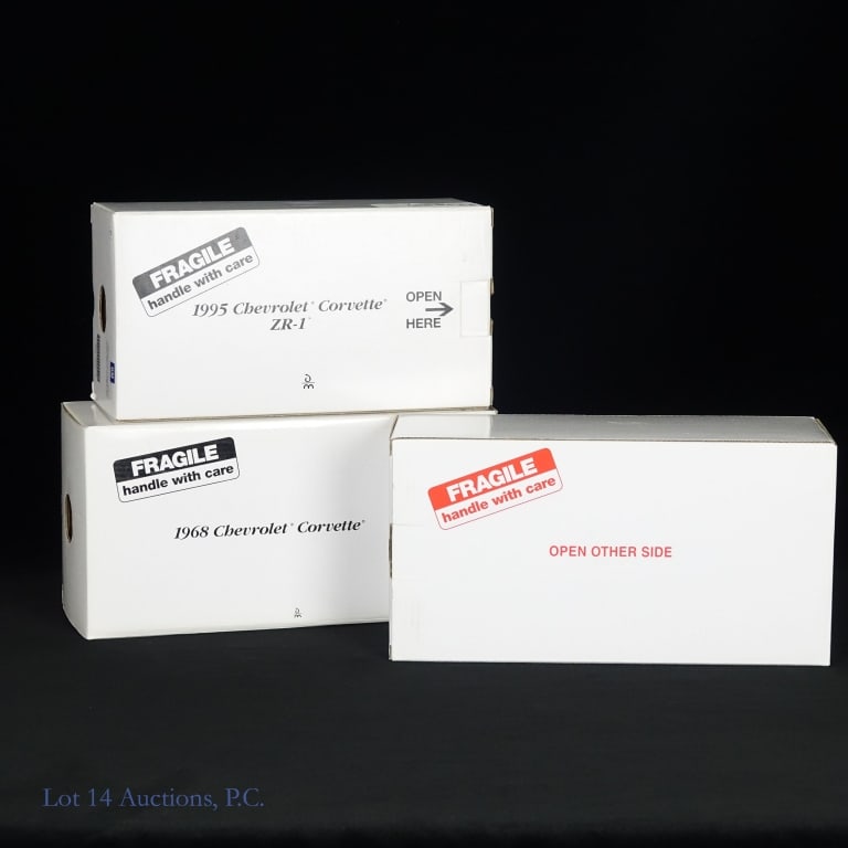Danbury Mint 1/24 Diecast Corvettes (3) (1 of 7)