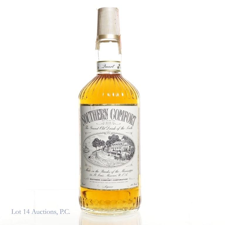 1960s / 70s Southern Comfort Liqueur, Quart (1 of 4)