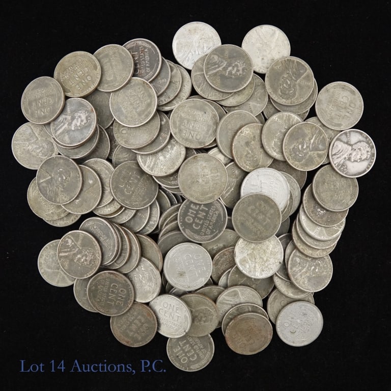 US WW2 Lincoln Steel Wheat Cents (Approx. 125): Approximately 125 United States Lincoln WW2 steel cents. Per consigner, all hand picked for quality and all are virtually rust free on both sides. Culls removed. *** Lot 14 Auctions is not a professio