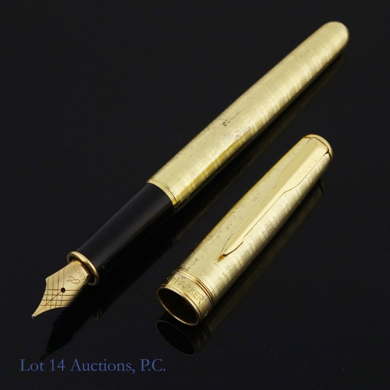 Parker Sonnet Cisele Fountain Pen 18K Nib: Parker Sonnet France Cisele fountain pen. 18K yellow gold nib. Very good condition. Parker ink converter included.