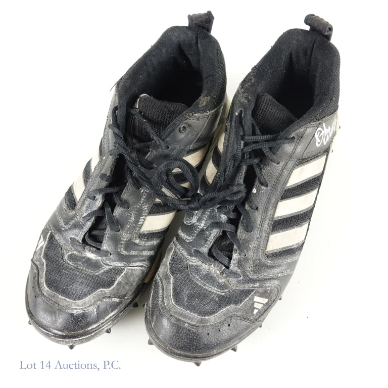 Otis Wilson Signed Football Cleats "AS IS" (1 of 5)