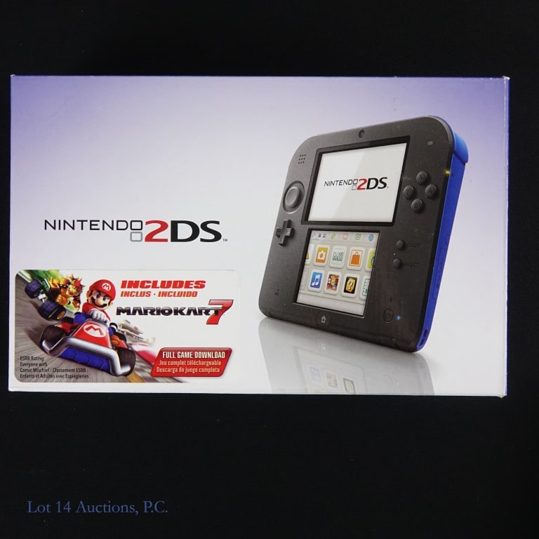 Nintendo 2DS Console Mario Kart 7 Version T&W (1 of 4)