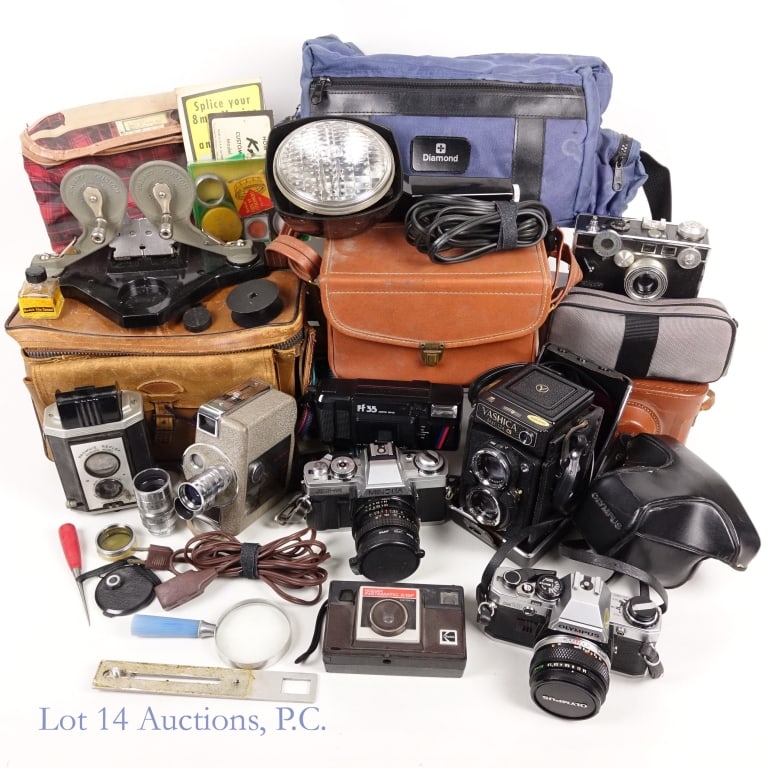 Vintage Cameras And Equipment Lot (1 of 20)