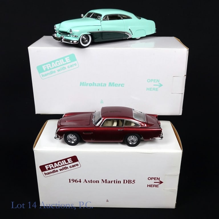 1/24 Danbury Hirohata Merc & Aston Martin: The Danbury Mint is known for making high quality die cast replicas of classic cars. This is an assortment of two different 1/24 scale die cast model from The Danbury Mint. Models included are a Hiroh
