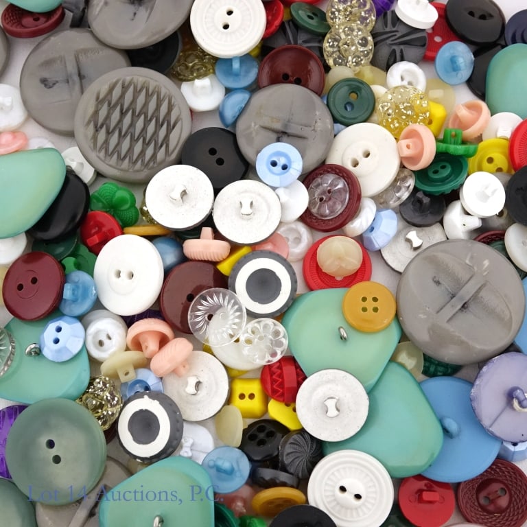 Button Collection 7+ Pounds - 2