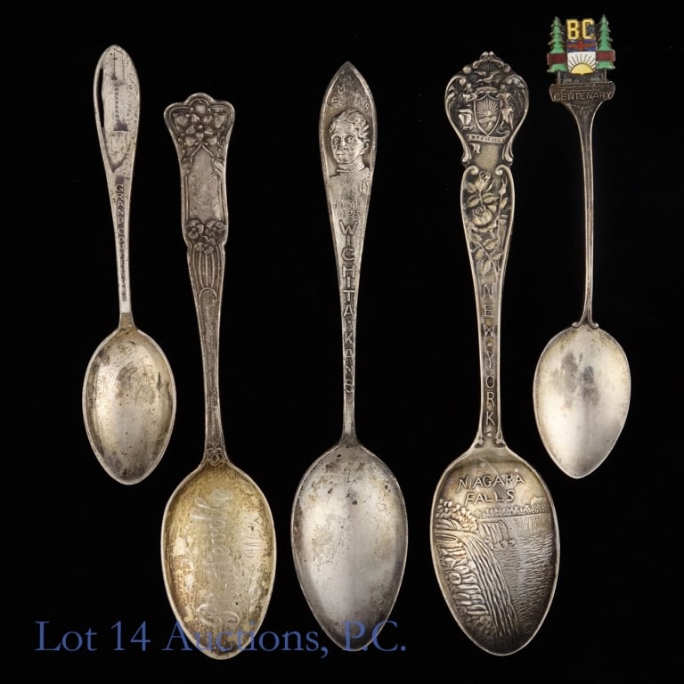 Sterling Silver Coffee / Tea Spoons (5): Five (5) sterling silver coffee / tea spoons. Total weight approximately 76.2 g - 2.45 ozt. See photos for details.