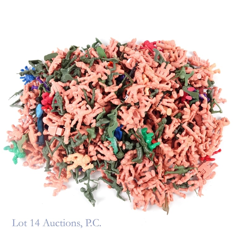 Plastic Army Men, M.U.S.C.L.E. Men, More. 4 Pounds: M.U.S.C.L.E. Men from the Kinnikuman toy line, Mattel, green army men and more. More than four (4) pounds total weight.