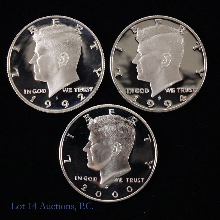 US 90%- Silver Proof Kennedy 50c, 3: Three (3) United States 90%-silver proof Kennedy half dollars (San Francisco Mint). Per consigner, in Gem cameo proof condition with mintages around one million. Lot's estimated ASW is 1.085 troy ounc