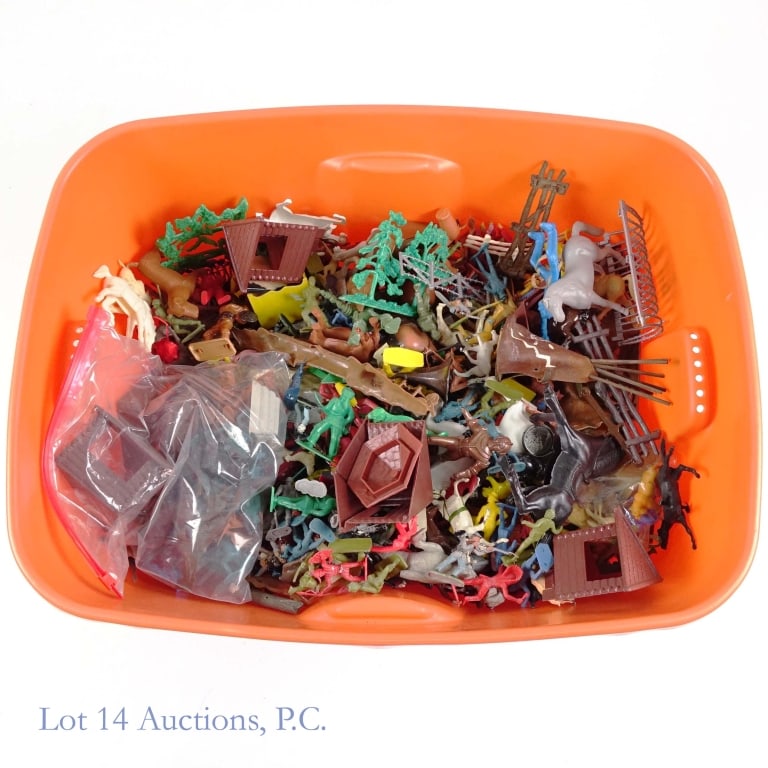 Asst. Army & Western Toys (20 lbs) (1 of 5)