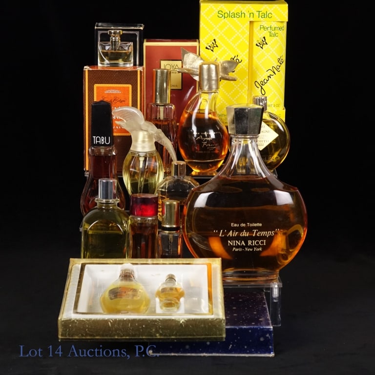 Vintage Perfumes (20): Twenty vintage perfumes, mostly from the mid to late 20th century. Includes bottles from Nina Ricci, Jean Nate, Bourjois, Myrurgia, Mary Kay, Legrain, WT Rawleigh, Worth, Dana, Panouge, Norrell,