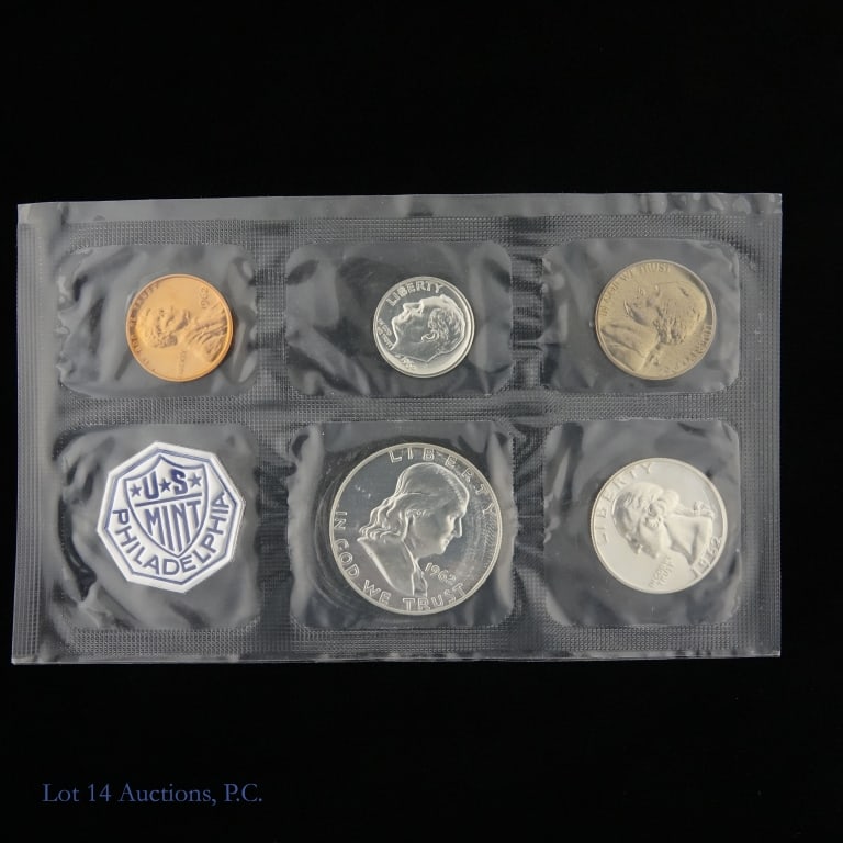 1962 (P) USA 5-Coin Silver Proof Set In OGP: 1962 United States silver 5-coin proof set (Philadelphia Mint) in OGP. Half dollar, quarter and dime metal is 90% silver. Mintage is 3,218,019. *** Lot 14 Auctions is not a professional numismatic gra
