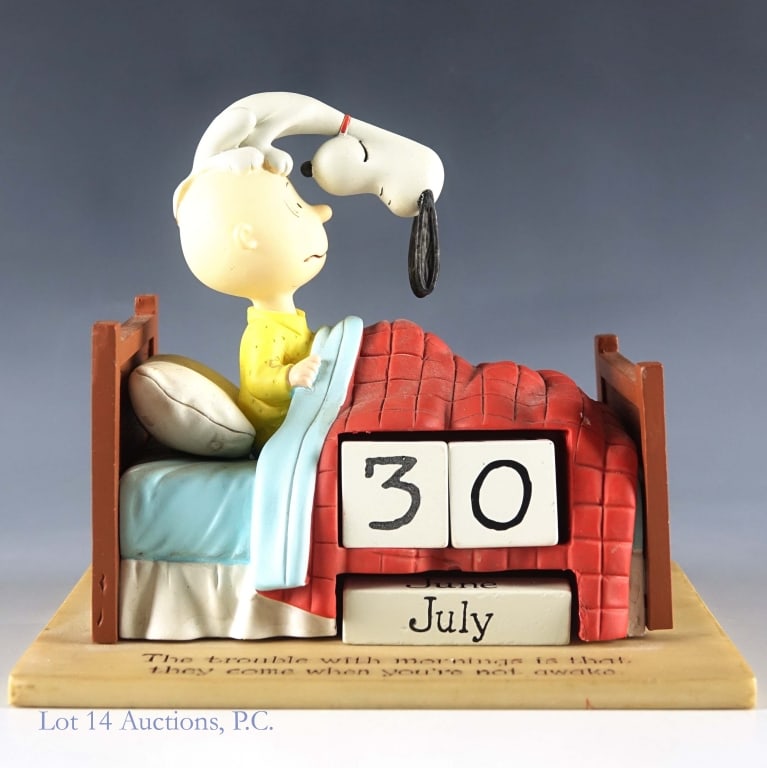 2010 Hallmark Peanuts Perpetual Calendar Sculpture: 2010 Hallmark Peanuts perpetual calendar sculpture depicting Charlie Brown and Snoopy in bed. All blocks (3 for months and 2 for date) included. Very good condition.