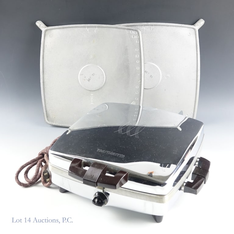 Mid Century Toastmaster 2D3 Waffle Maker & Grill: Mid century Toastmaster 2D3 waffle maker. Additional flat grilling plates included. Excellent condition.