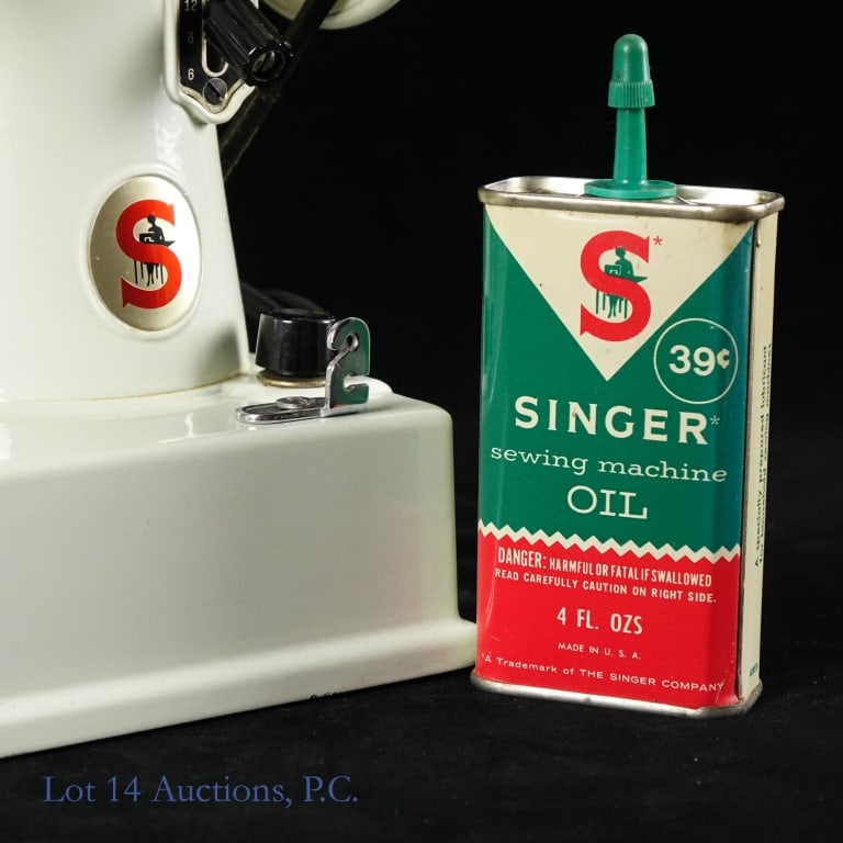 Singer Featherwight Sewing Machine "White" T+W - 9