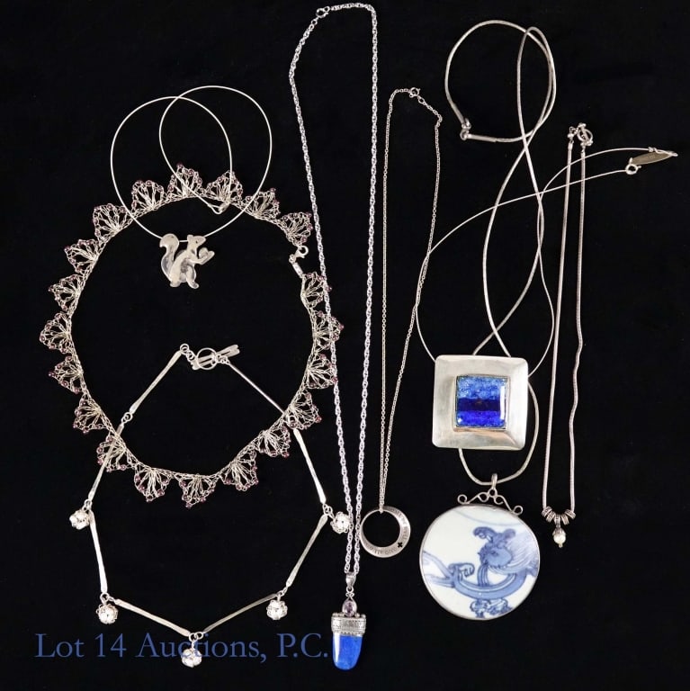 Sterling Silver Necklaces: Eight sterling silver necklaces of various styles. Total weight of lot is approximately 112.75g or 3.62 troy oz.