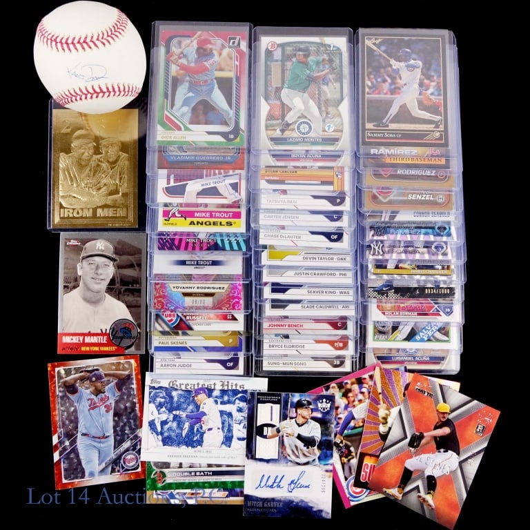Baseball Cards (46) + 1 Signed Baseball: Here we have one OML (Manfred) baseball signed by Khris Davis with a TriStar hologram plus 46 modern baseball cards. Among the cards we found a Topps Chrome of Mickey Mantle as well as cards of Paul