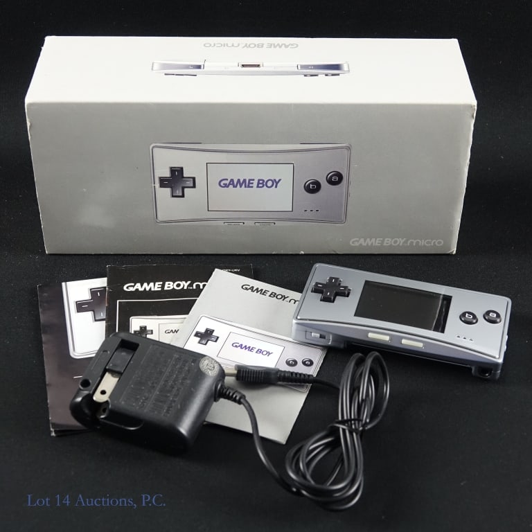 Nintendo Game Boy Micro In Box T+W (1 of 5)