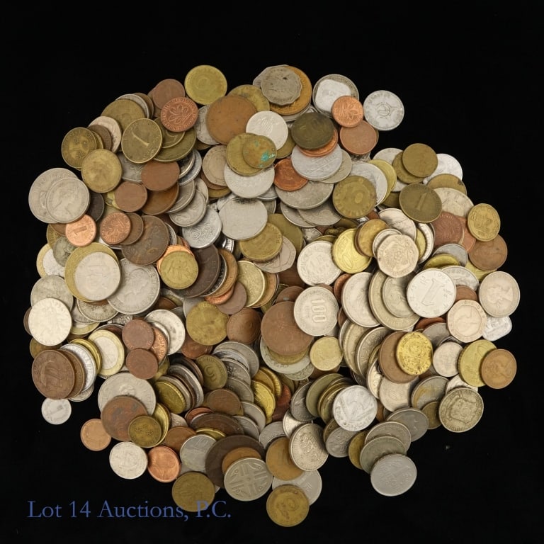 Various World Coins (4 lbs 8.5 Oz): Various world coins. Weighs more than 4 lbs. and 8.5 oz. *** Lot 14 Auctions is not a professional numismatic grading agency. Consigner descriptions are provided as a courtesy to bidders. Please revie