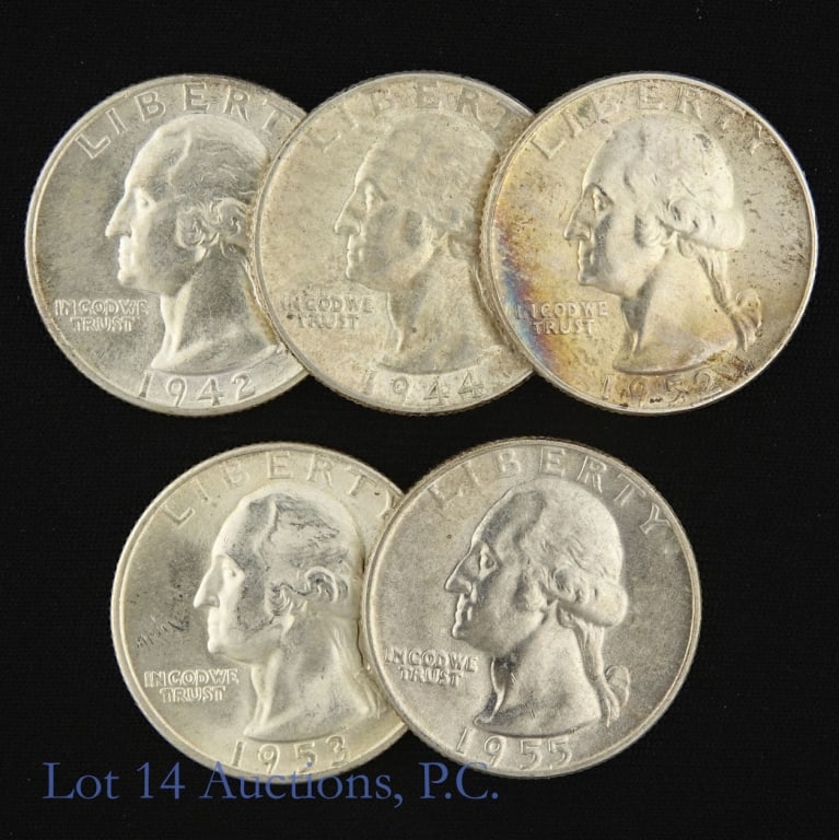 1942 - 1955 US Silver Washington 25c, 5: Five (5) United States silver Washington quarters (Philadelphia, Denver, San Francisco Mints). *Per consigner, all have decent surfaces in BU condition. Dates and mints as follows: ---1942 (P); ---194