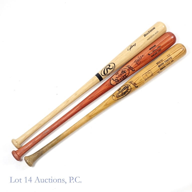 3 Signed Baseball Bats - McRae Fordyce & Unknown: Three baseball bats each signed by a former MLB player. Included in this lot is a Brian McRae signed Louisville Slugger bat that may be a team issued bat *** Brooks Fordyce signed Louisville Slugger