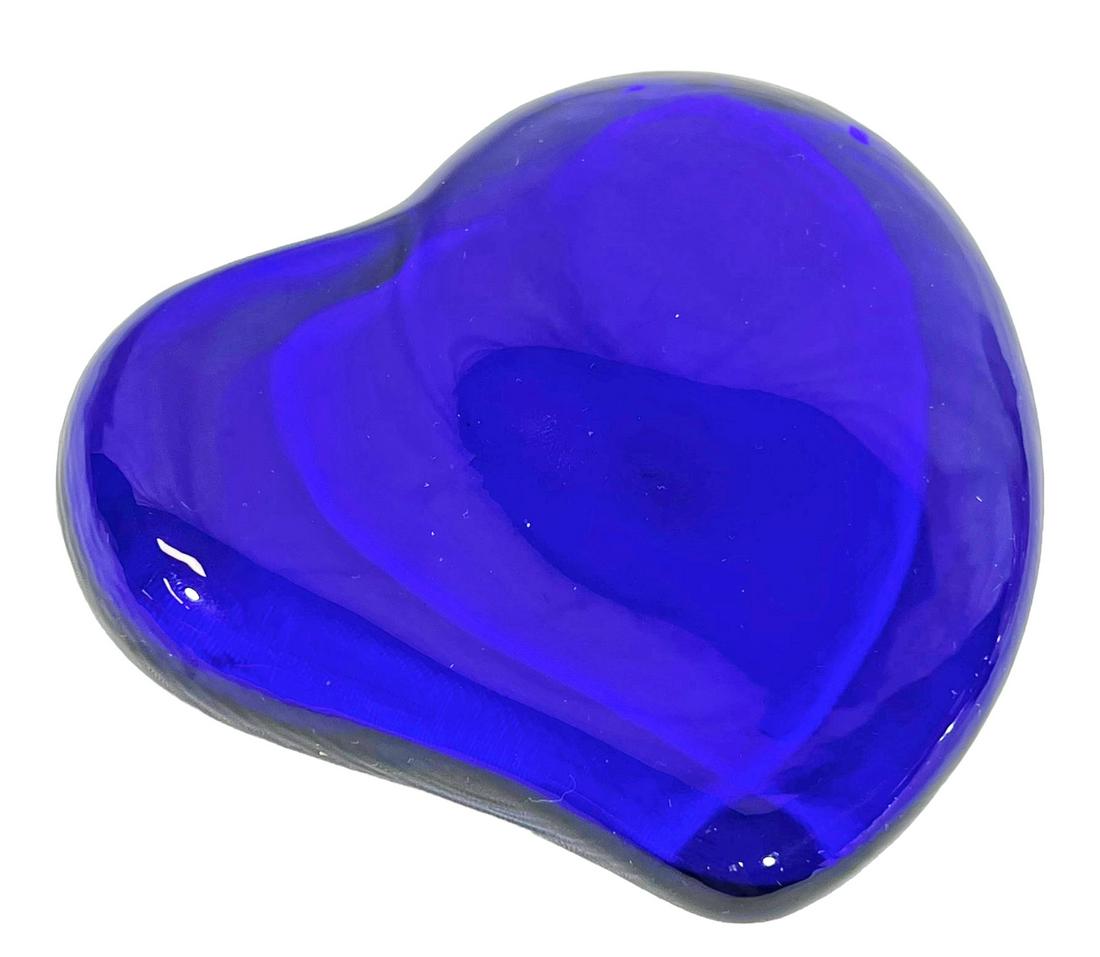 Elsa Peretti for Tiffany & Co. Cobalt Blue Heart (1 of 3)