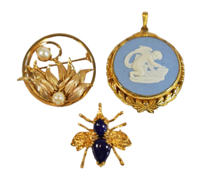 Lot of 3 Costume Jewelry Brooches/Pendants (1 of 1)