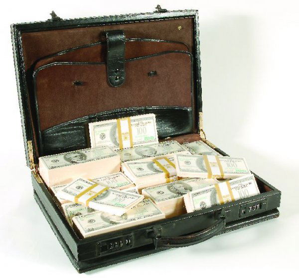 Prop money used in several productions: Several bundles of prop 100 Dollar bills used in various productions such as "Oceans 11" and "Kill Bill II". (Q)