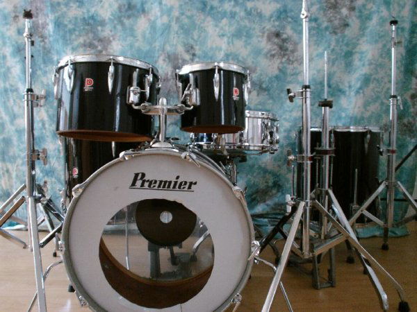 268** Generation X / Keith Moon drumkit: Generation X / Keith Moon - A Black 1975 Premiere drum kit owned and played by Generation X drummer Mark Laff The Kit was used on the first two Generation x albums. A review in Rolling Stone Magazine